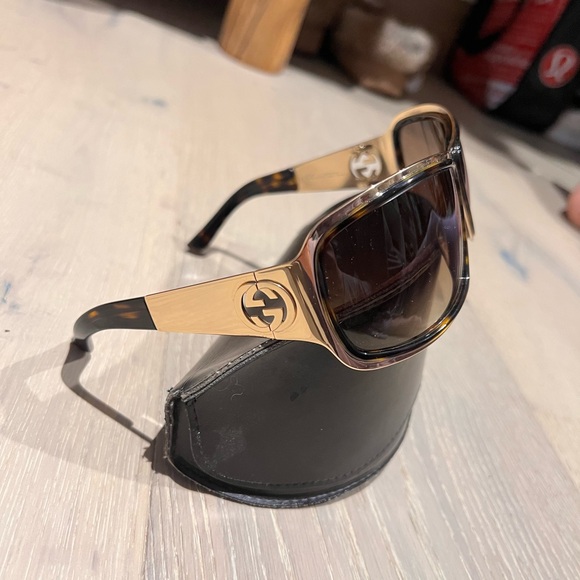 Gucci Sunglasses - Picture 2 of 9